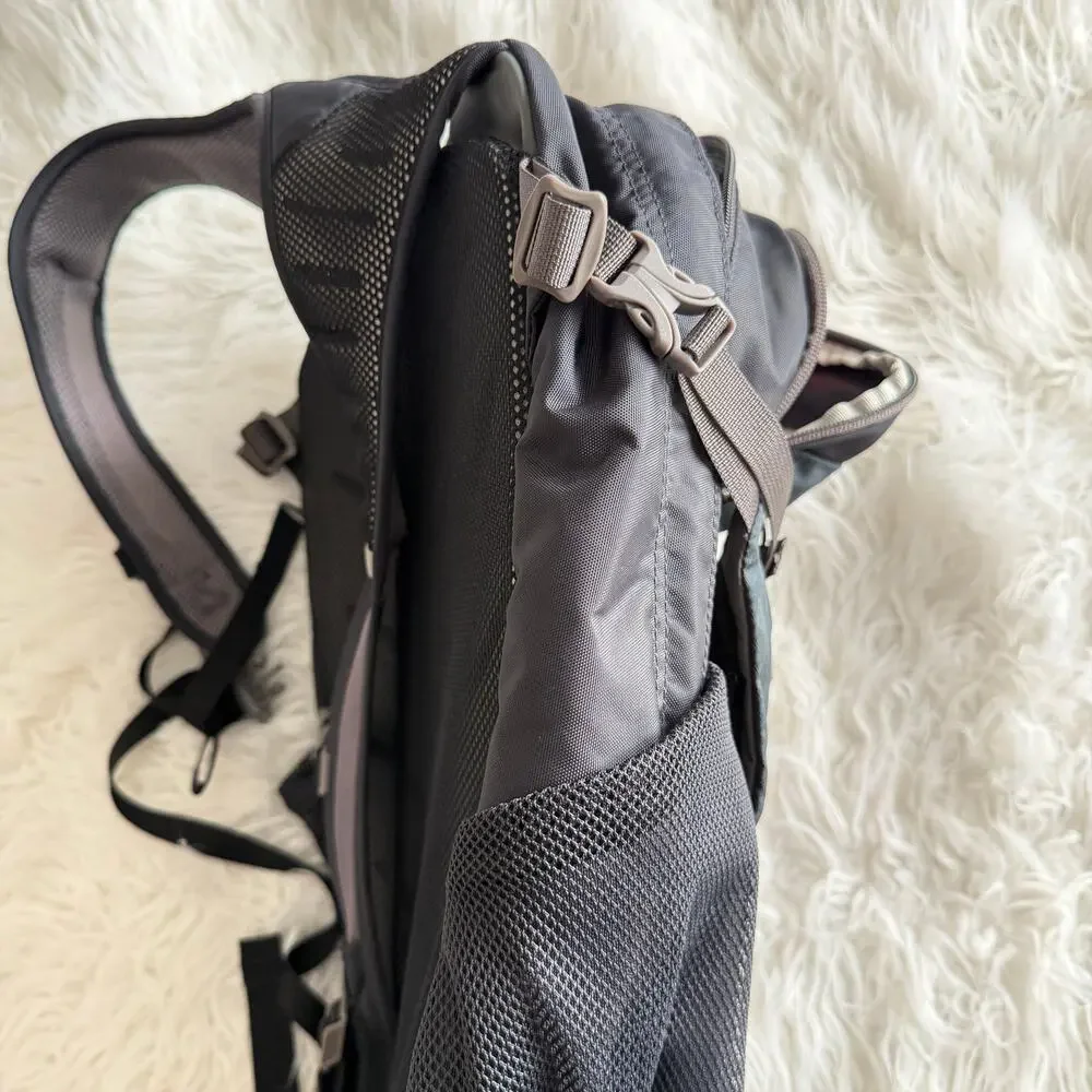 Osprey Daylite Plus Backpack in Black featuring a front stash pocket - Picture 12 of 14